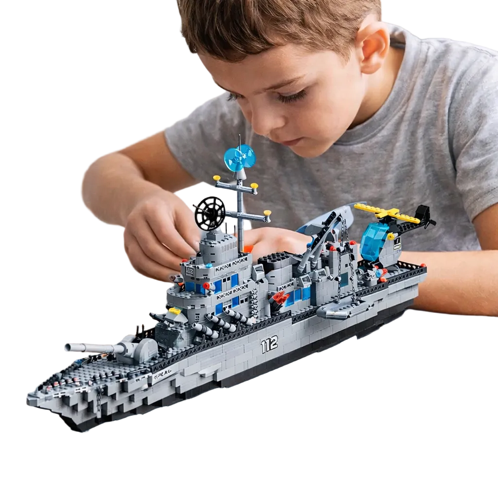 ערכת ספינת מלחמה להרכבה 6 ב-1 עם 1560 חלקים: ילד מחזיק דגם גדול, כולל אפשרות לבניית כמה דגמים שונים