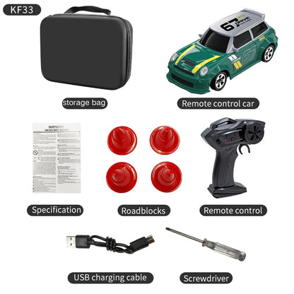 מכונית דריפט על שלט 4X4 בצבע ירוק עם מזוודה ואביזרים